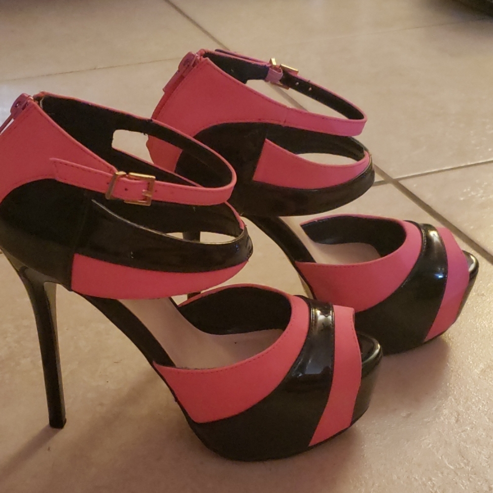 Shoes - Picture 8 of 8